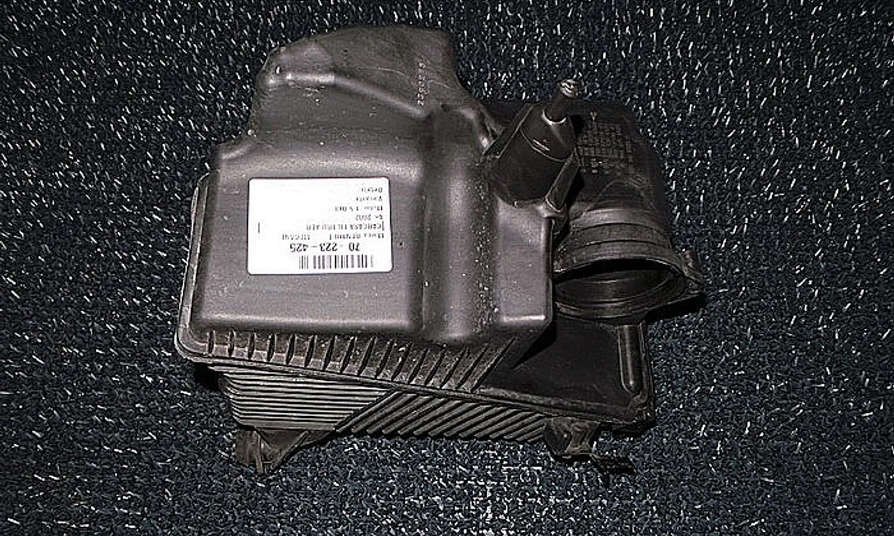 CARCASA FILTRU AER RENAULT MEGANE II 2001-2012