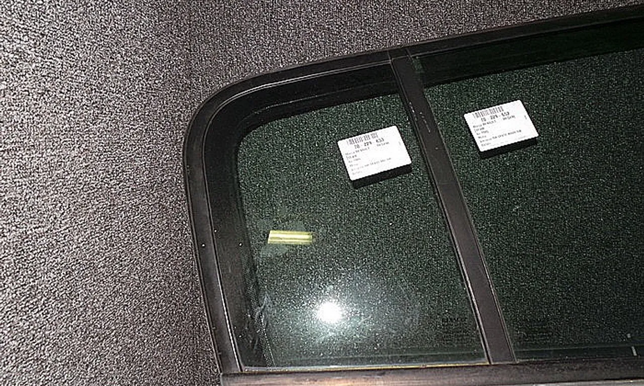 GEAM SPATE MIC DREAPTA RENAULT MEGANE II 2003-2012