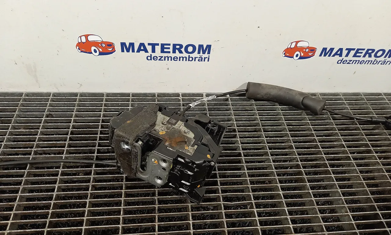INCUIETOARE USA SPATE STANGA RENAULT MEGANE III 2008-2016