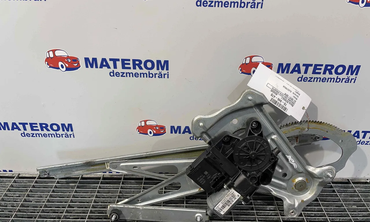 MACARA USA FATA DREAPTA RENAULT MEGANE III 2008-2016