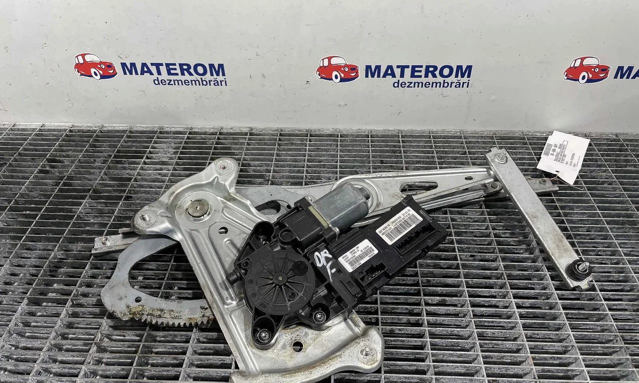 MACARA USA FATA DREAPTA RENAULT MEGANE III 2008-2016