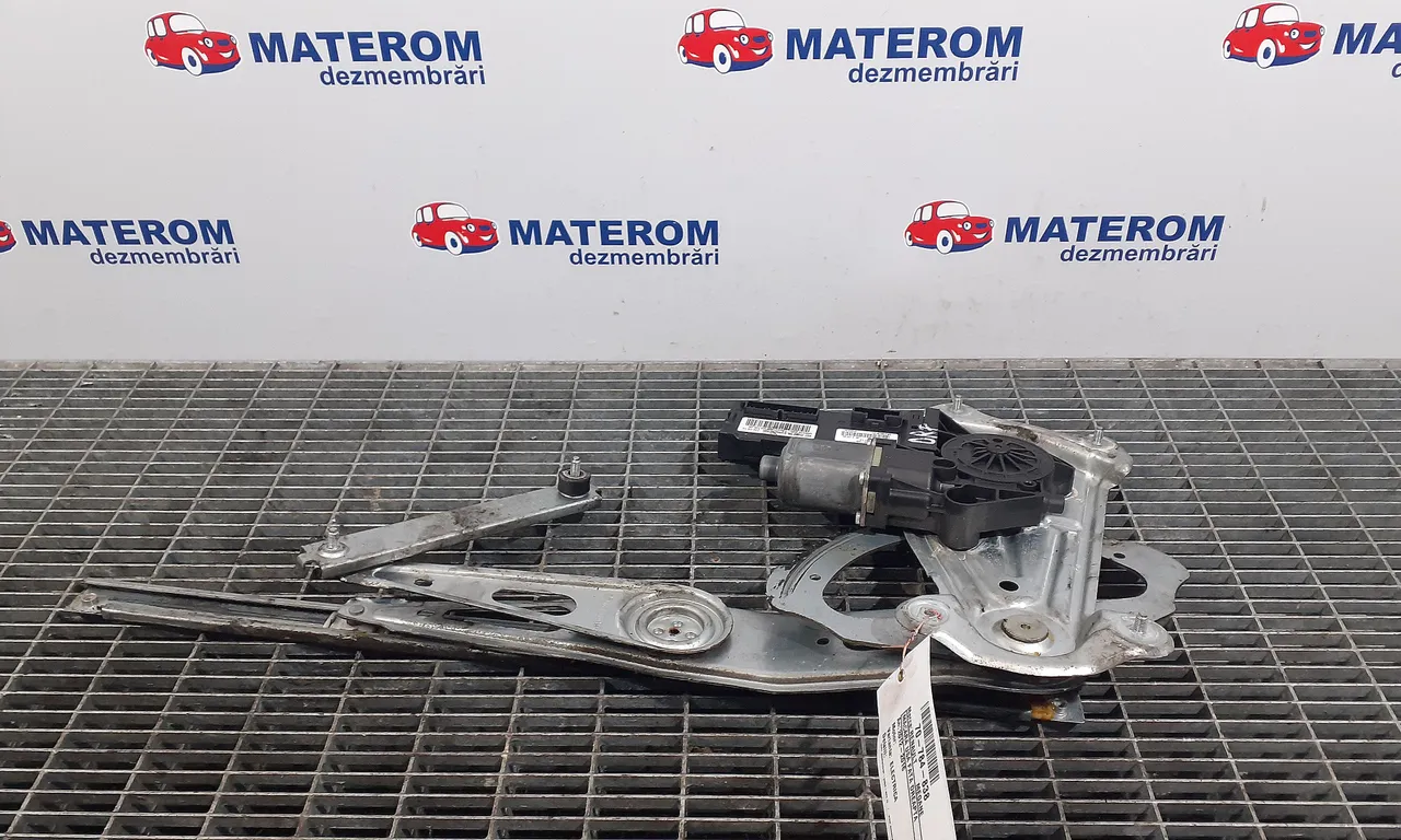 MACARA USA FATA DREAPTA RENAULT MEGANE III 2008-2016