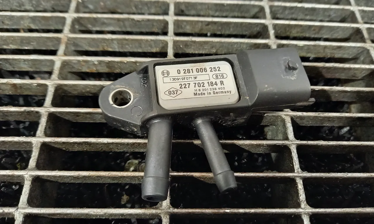 SENZOR FILTRU PARTICULE RENAULT MEGANE III 2008-2016