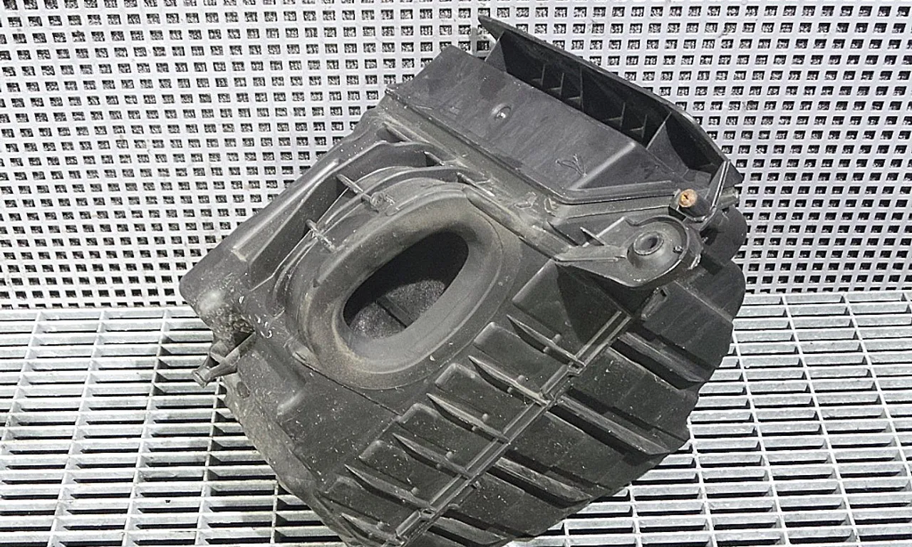 CARCASA FILTRU AER RENAULT MEGANE III 2008-2012