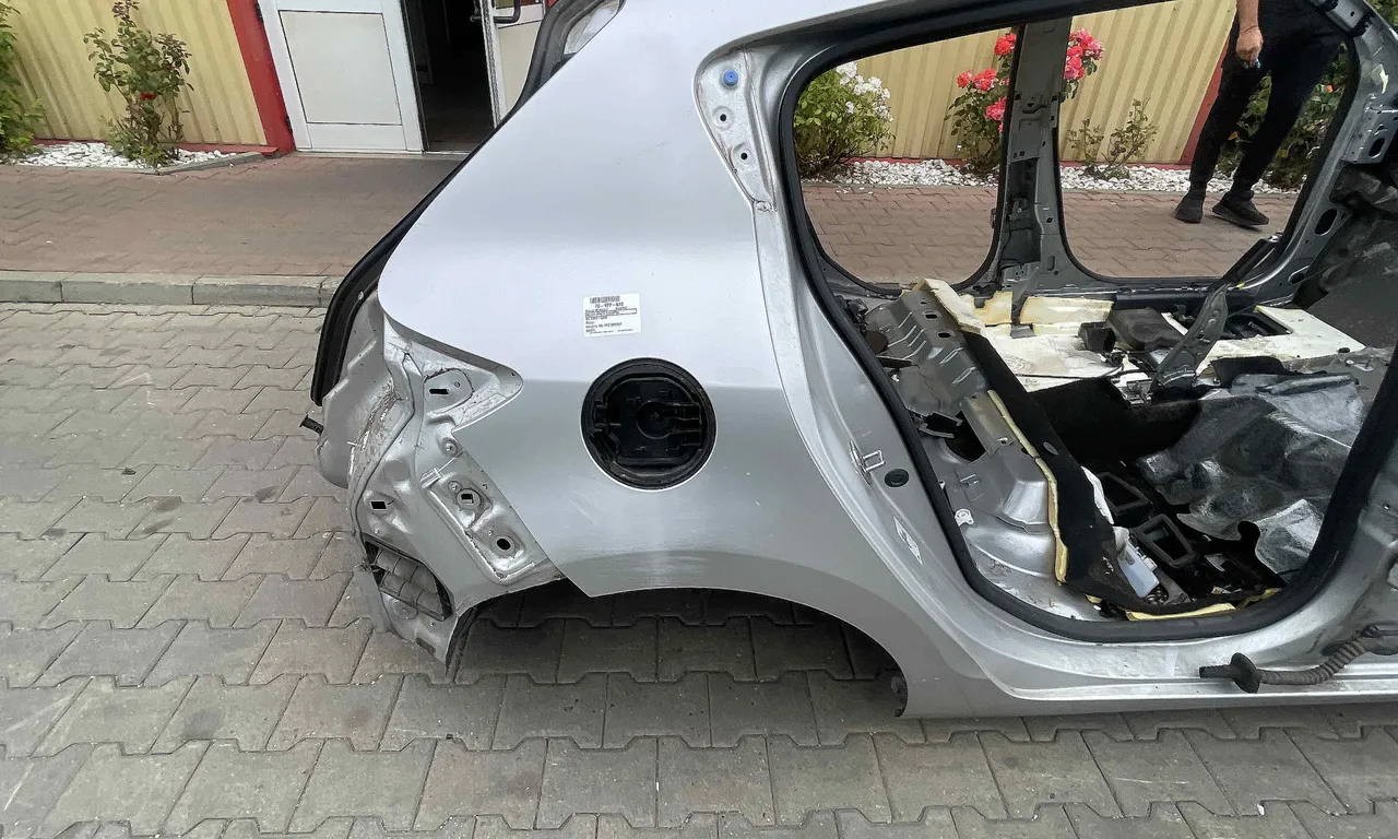 ARIPA SPATE DREAPTA RENAULT MEGANE III 2008-2016