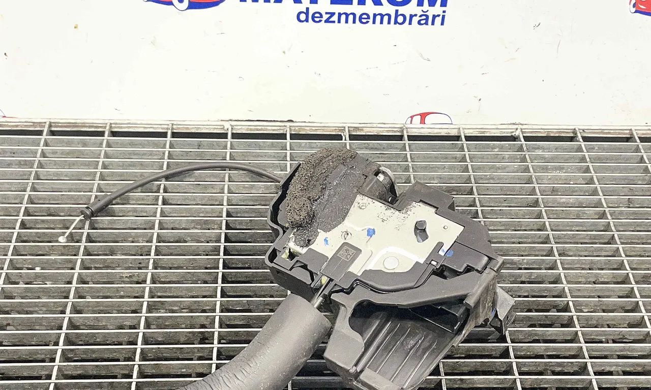 INCUIETOARE USA FATA DREAPTA RENAULT MEGANE III 2008-2016