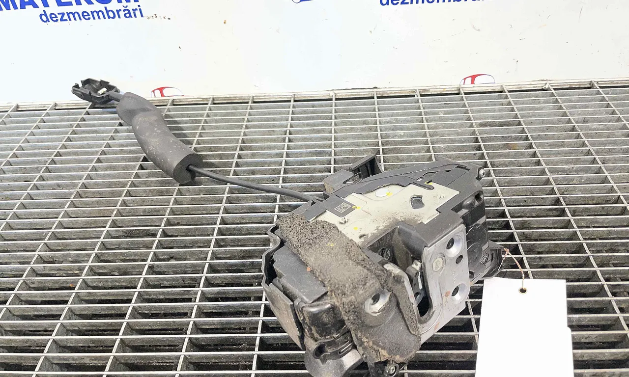 INCUIETOARE USA FATA STANGA RENAULT MEGANE III 2008-2016