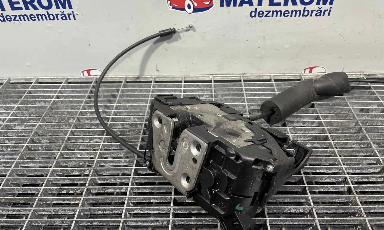 INCUIETOARE USA SPATE STANGA RENAULT MEGANE III 2008-2016