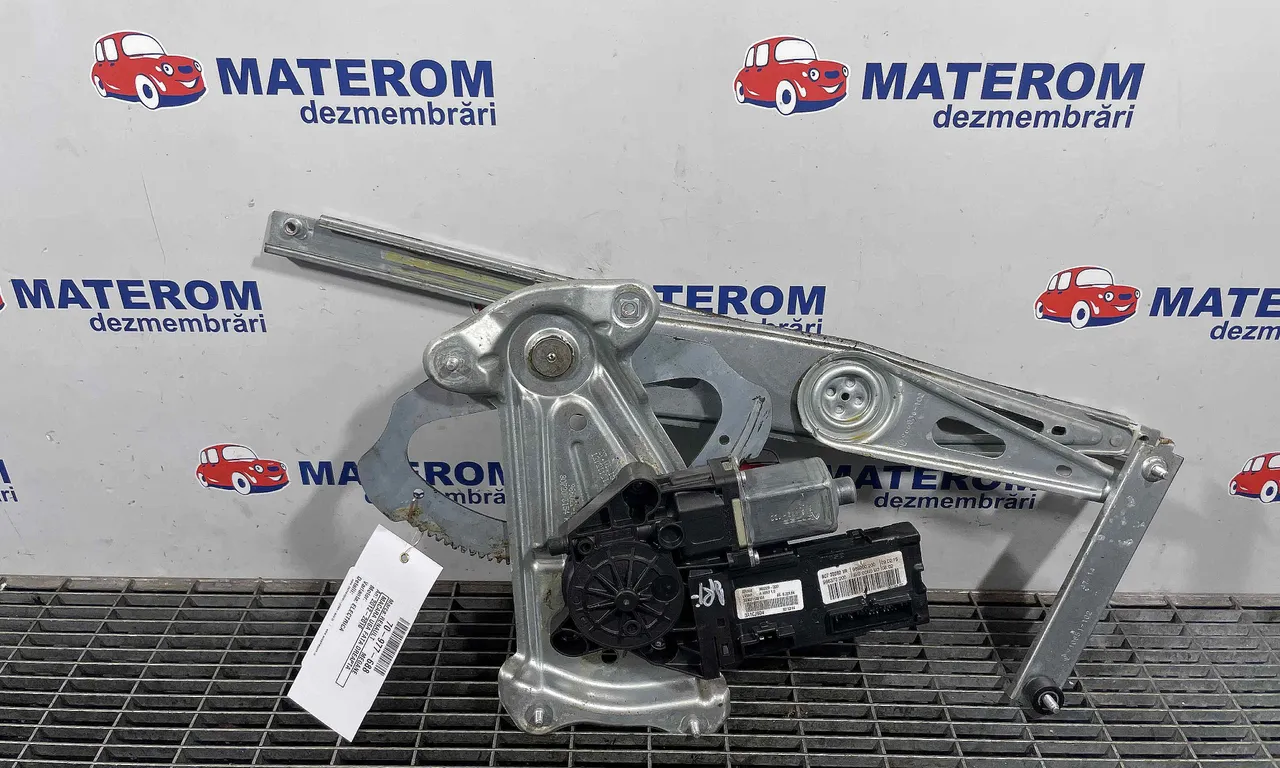 MACARA USA FATA DREAPTA RENAULT MEGANE III 2008-2016