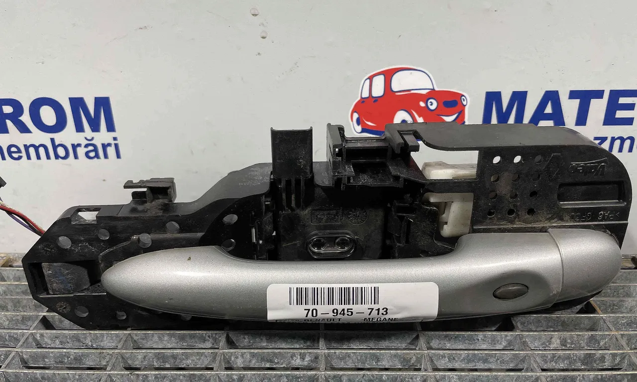 MANER USA FATA DREAPTA RENAULT MEGANE III 2008-2016