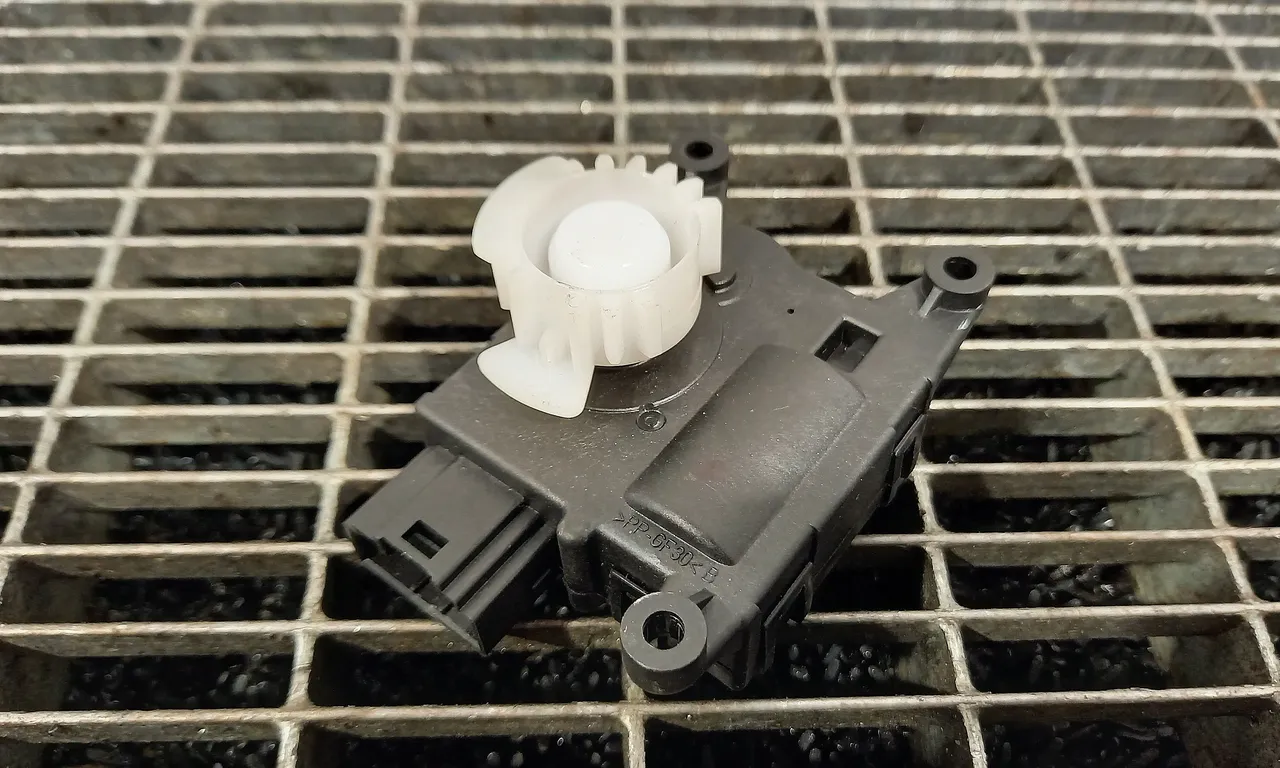 MOTORAS CLAPETA INCALZIRE RENAULT MEGANE III 2008-2016