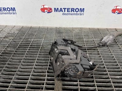 INCUIETOARE USA SPATE DREAPTA RENAULT MEGANE IV 1.5 dCi 110 2015-2020 oe 825020600R, vedere frontata