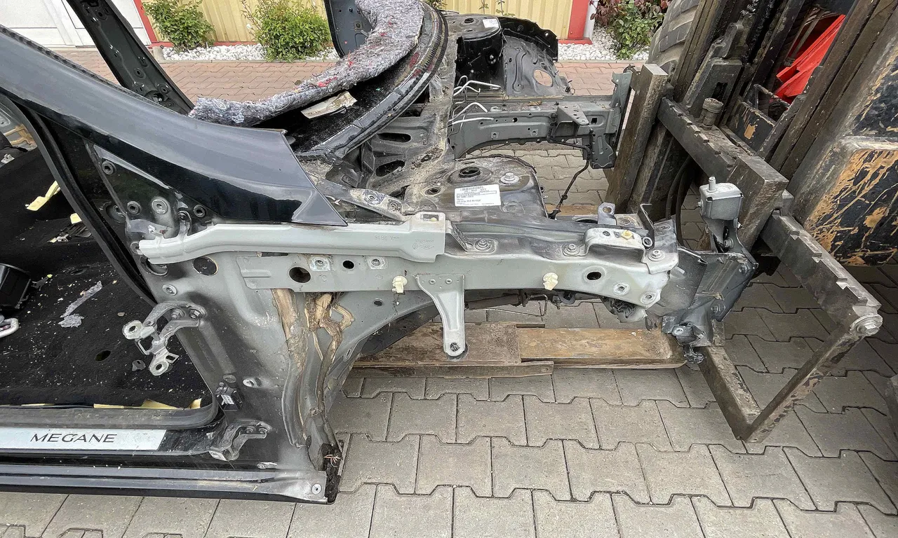 LONJERON DREAPTA RENAULT MEGANE IV 2015-2020