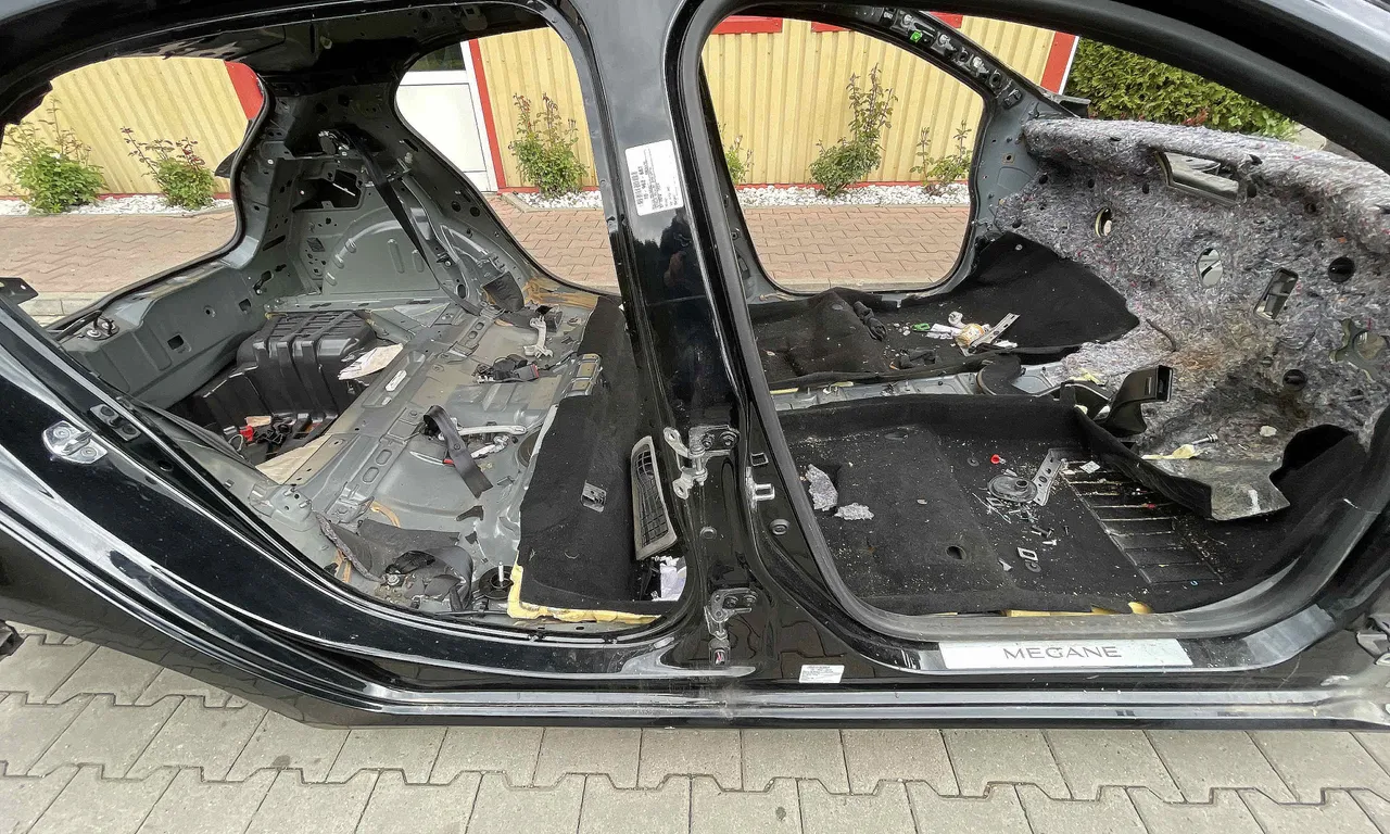 STALP MIJLOC DREAPTA RENAULT MEGANE IV 2015-2020
