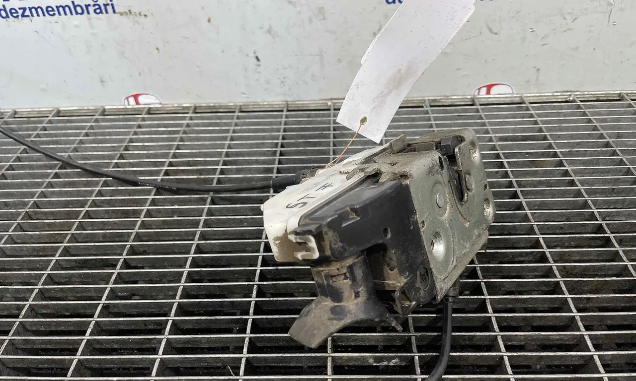 INCUIETOARE USA FATA STANGA RENAULT SCENIC II 2003-2010