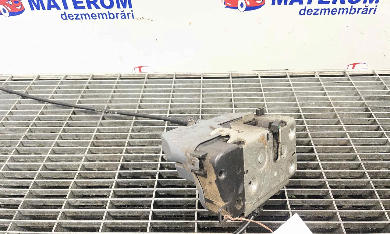 INCUIETOARE USA SPATE STANGA RENAULT SCENIC II 2003-2010