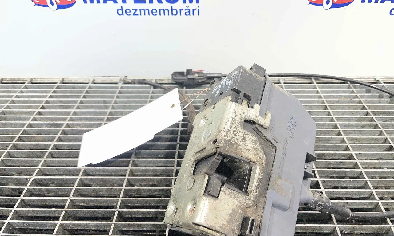 INCUIETOARE USA SPATE STANGA RENAULT SCENIC II 2003-2010