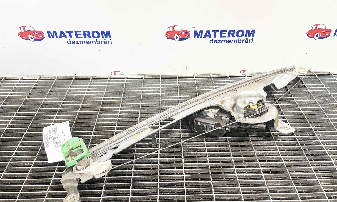 MACARA USA FATA DREAPTA RENAULT SCENIC II 2003-2010