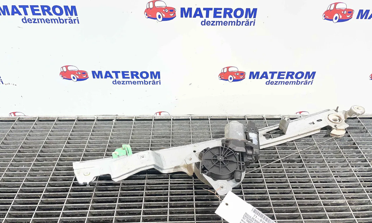 MACARA USA FATA DREAPTA RENAULT SCENIC II 2003-2010