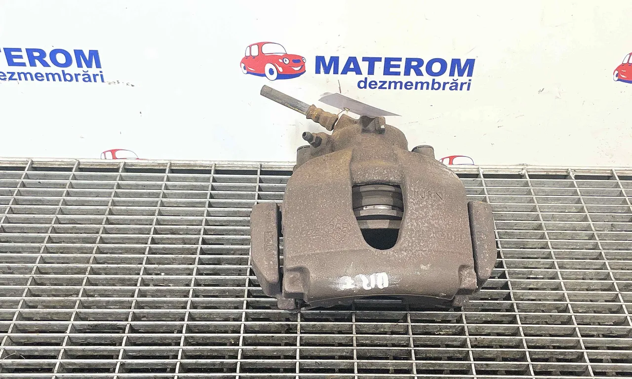 ETRIER FATA DREAPTA RENAULT SCENIC II 2003-2010