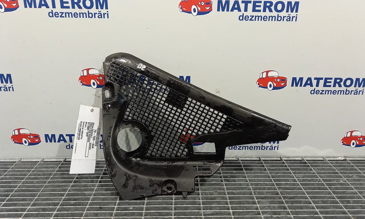 GRILA SUB PARBRIZ RENAULT SCENIC III 2008-2016