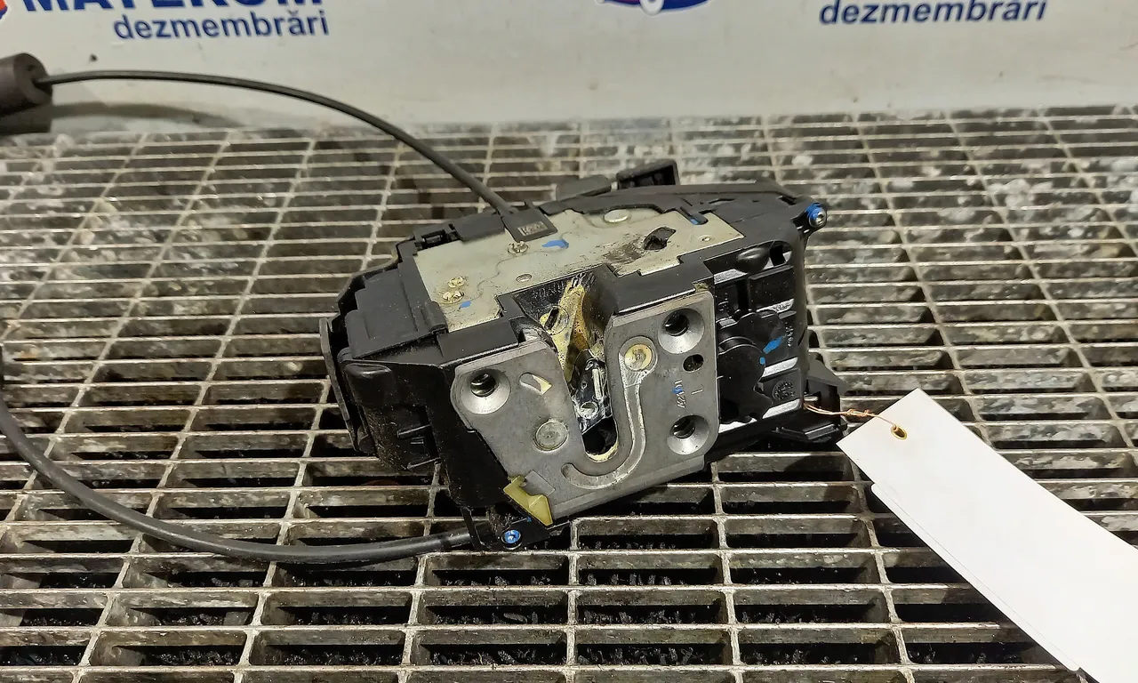 INCUIETOARE USA SPATE STANGA RENAULT SCENIC III 2008-2016
