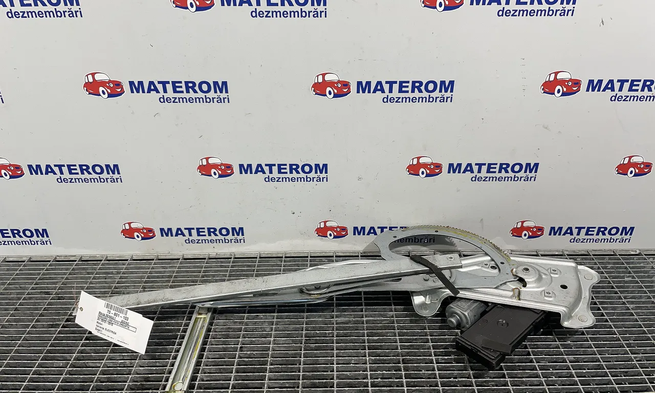 MACARA USA FATA DREAPTA RENAULT SCENIC III 2008-2016