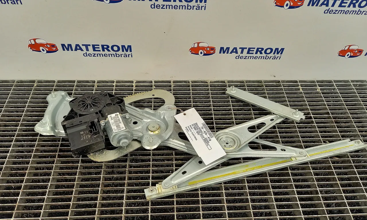 MACARA USA SPATE DREAPTA RENAULT SCENIC III 2008-2016