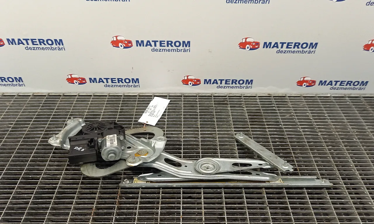 MACARA USA SPATE DREAPTA RENAULT SCENIC III 2008-2016