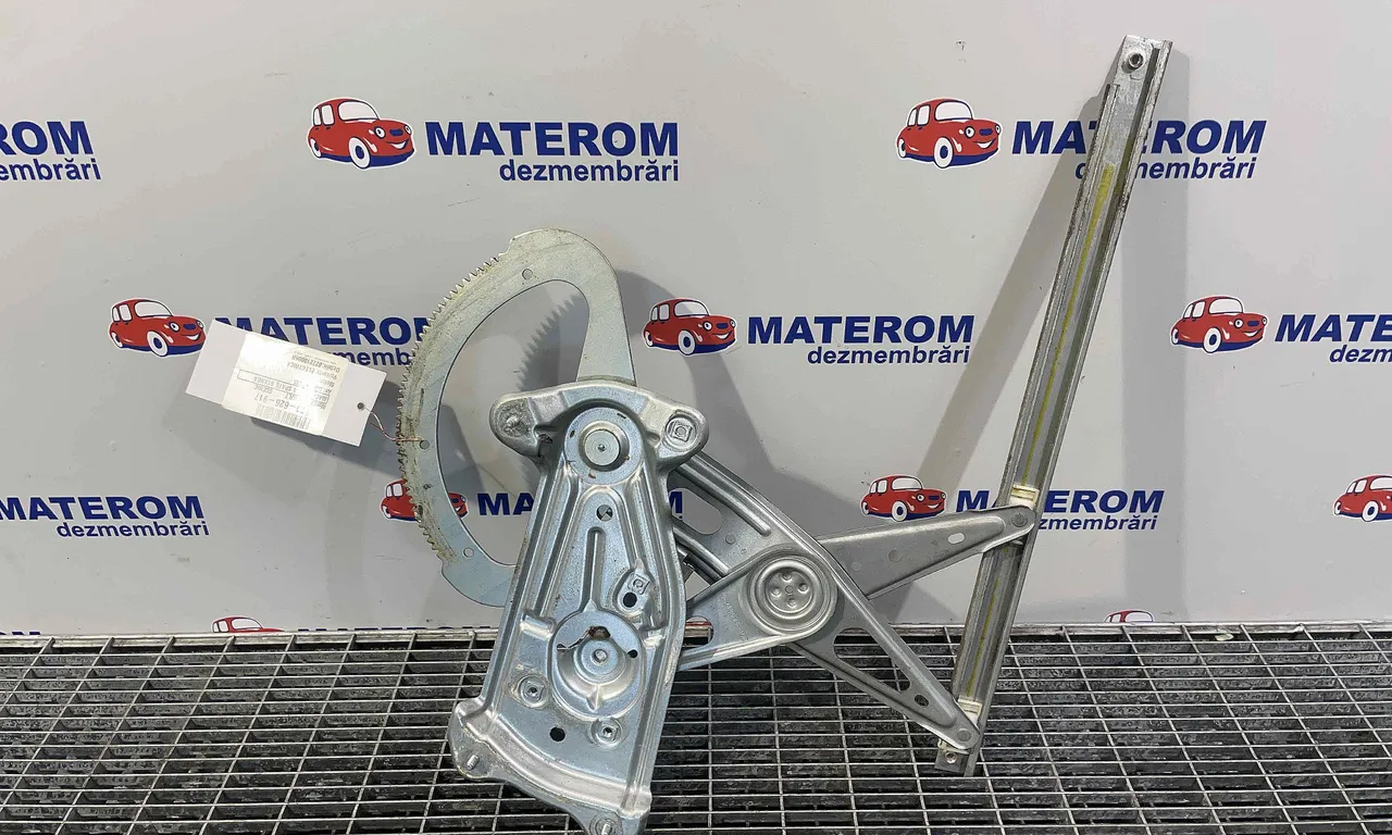 MACARA USA SPATE STANGA RENAULT SCENIC III 2008-2016