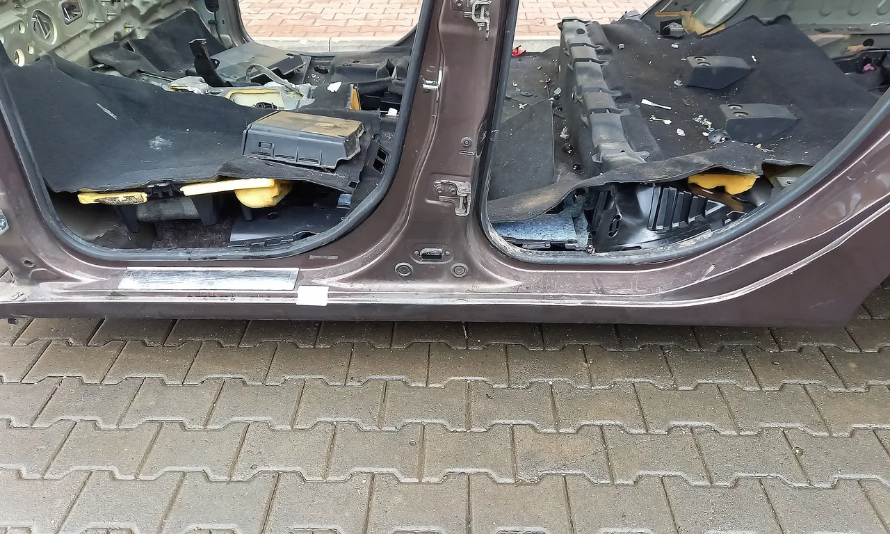 PRAG STANGA RENAULT SCENIC III 2008-2016