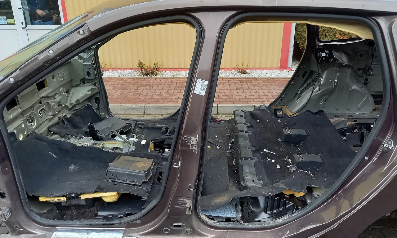 STALP MIJLOC STANGA RENAULT SCENIC III 2008-2016