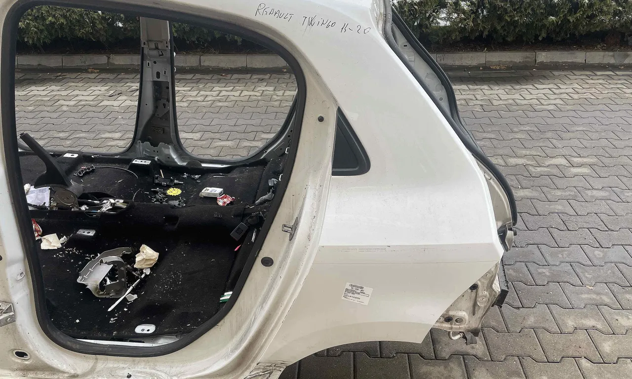 ARIPA SPATE STANGA RENAULT TWINGO III 2014-2020