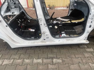 PRAG DREAPTA RENAULT TWINGO III 0.9 TCe 110 2014-2020 oe 764601051R, vedere frontata