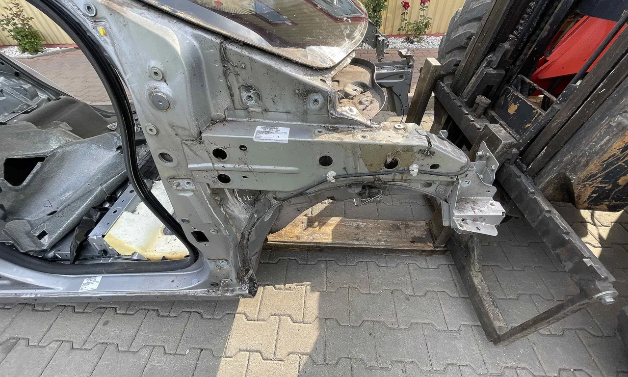 LONJERON DREAPTA RENAULT ZOE 2012-2019