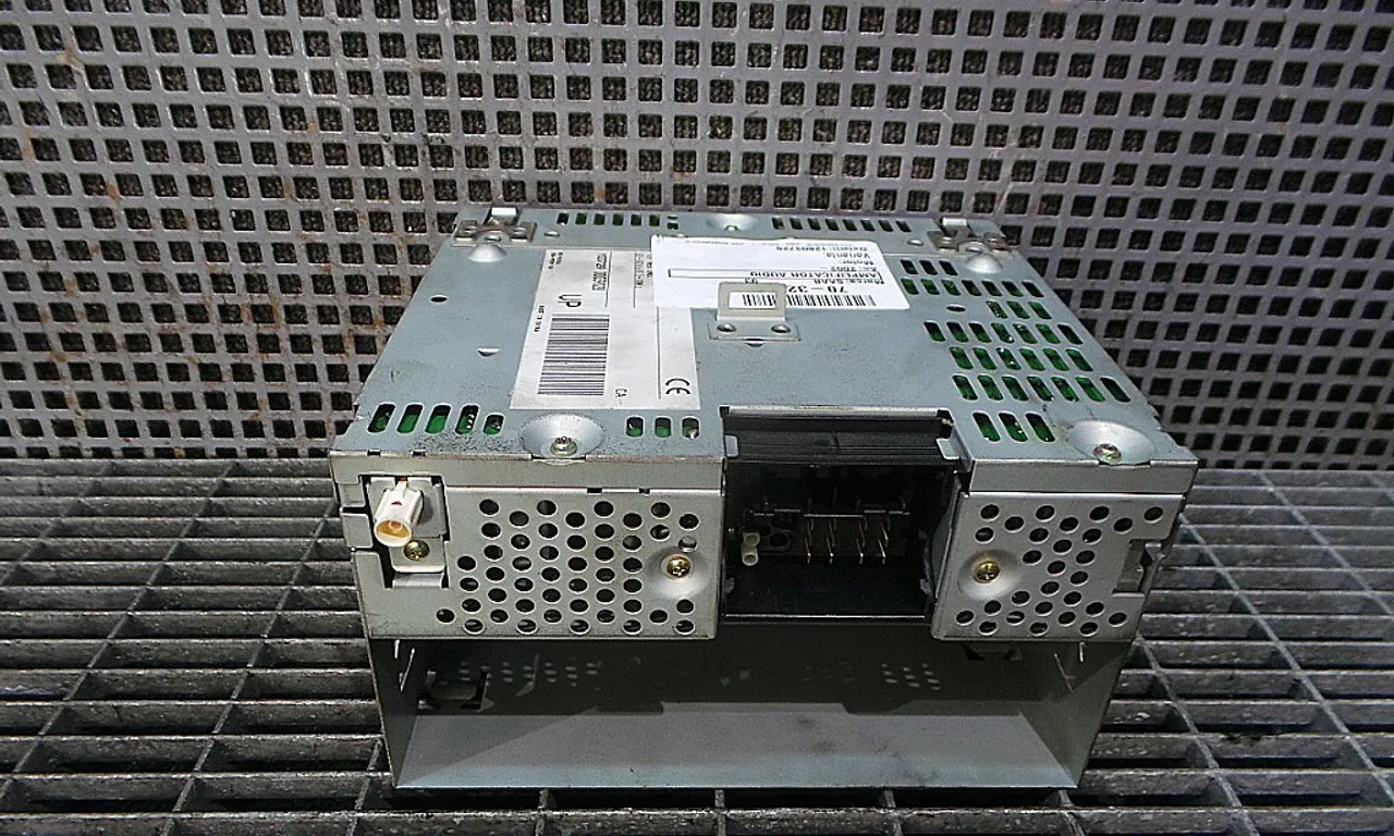 AMPLIFICATOR AUDIO SAAB 9-3 2002-2015