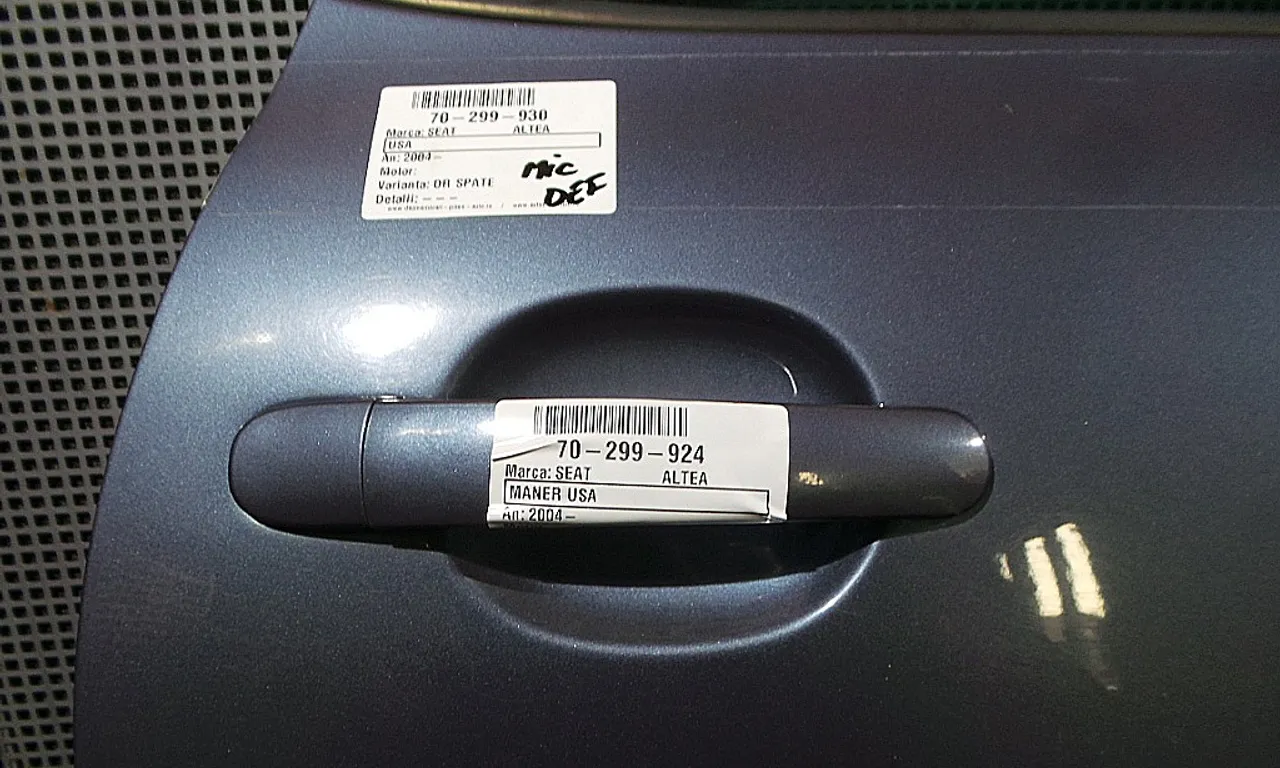 MANER USA SPATE DREAPTA SEAT ALTEA 2004-2015