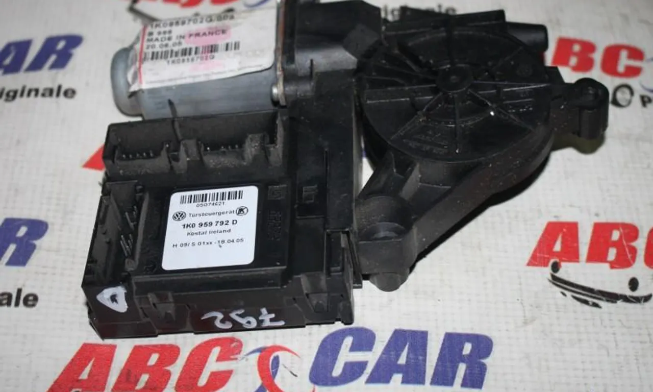 Motoras geam dreapta fata SEAT ALTEA 2004-2015