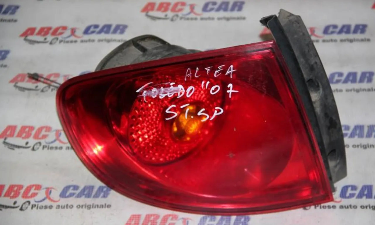Stop stanga caroserie SEAT ALTEA 2004-2015