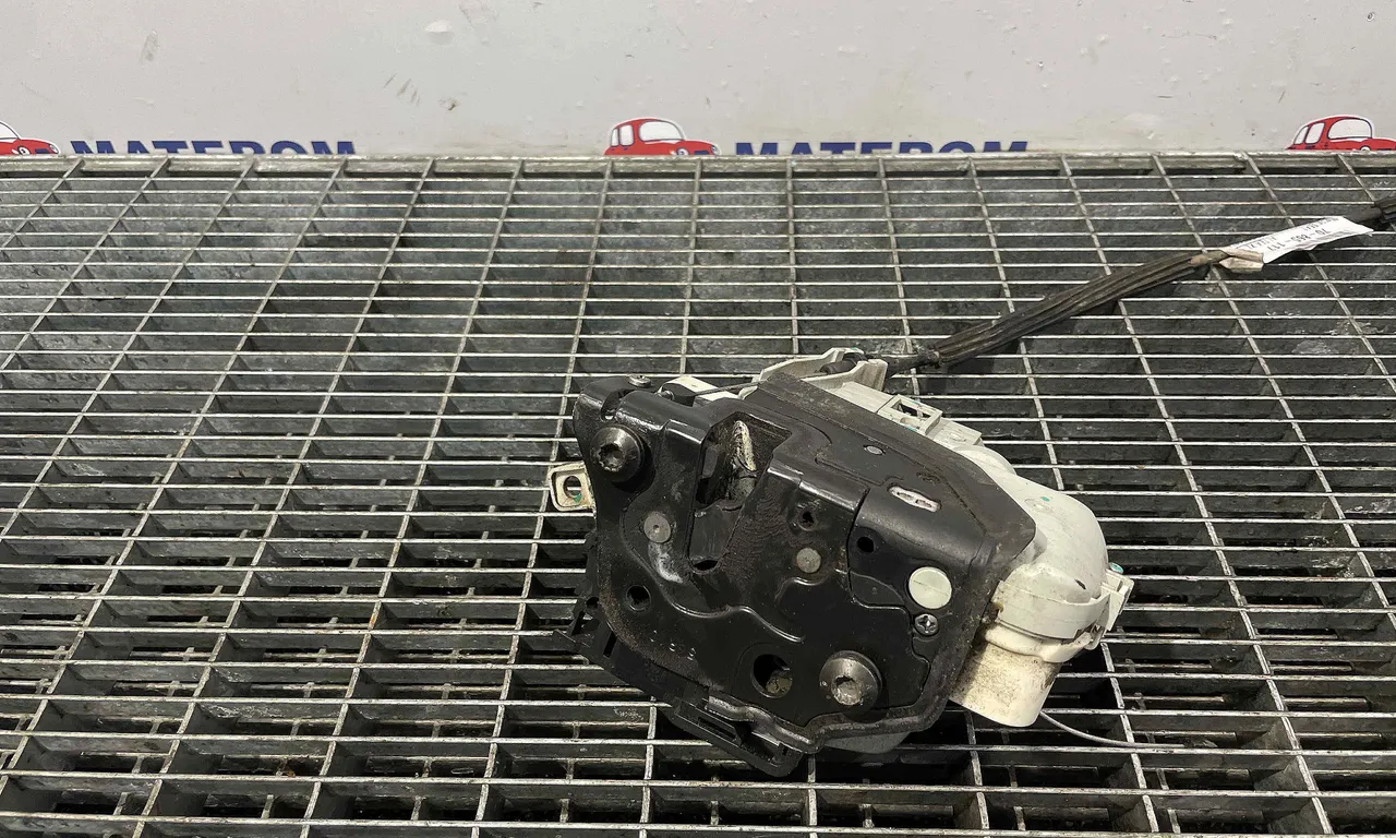 INCUIETOARE USA FATA DREAPTA SEAT ALTEA XL 2006-2015