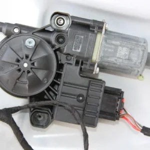 Motoras macara usa dreapta fata