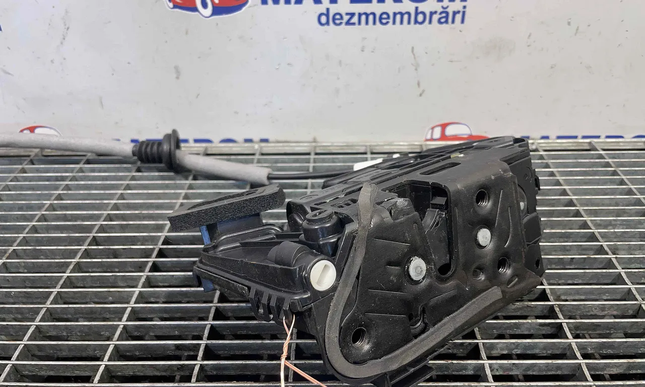 INCUIETOARE USA SPATE STANGA SEAT ATECA 2016-2020
