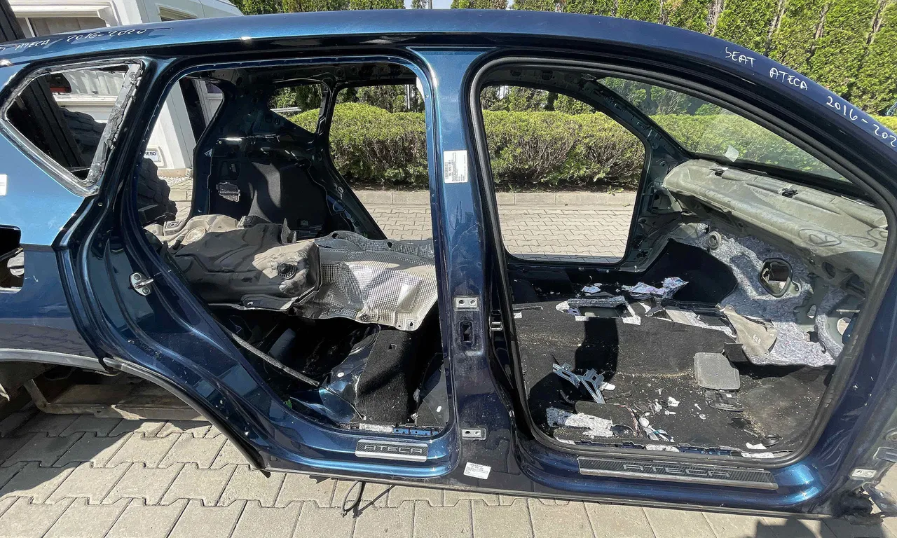 STALP MIJLOC DREAPTA SEAT ATECA 2016-2020