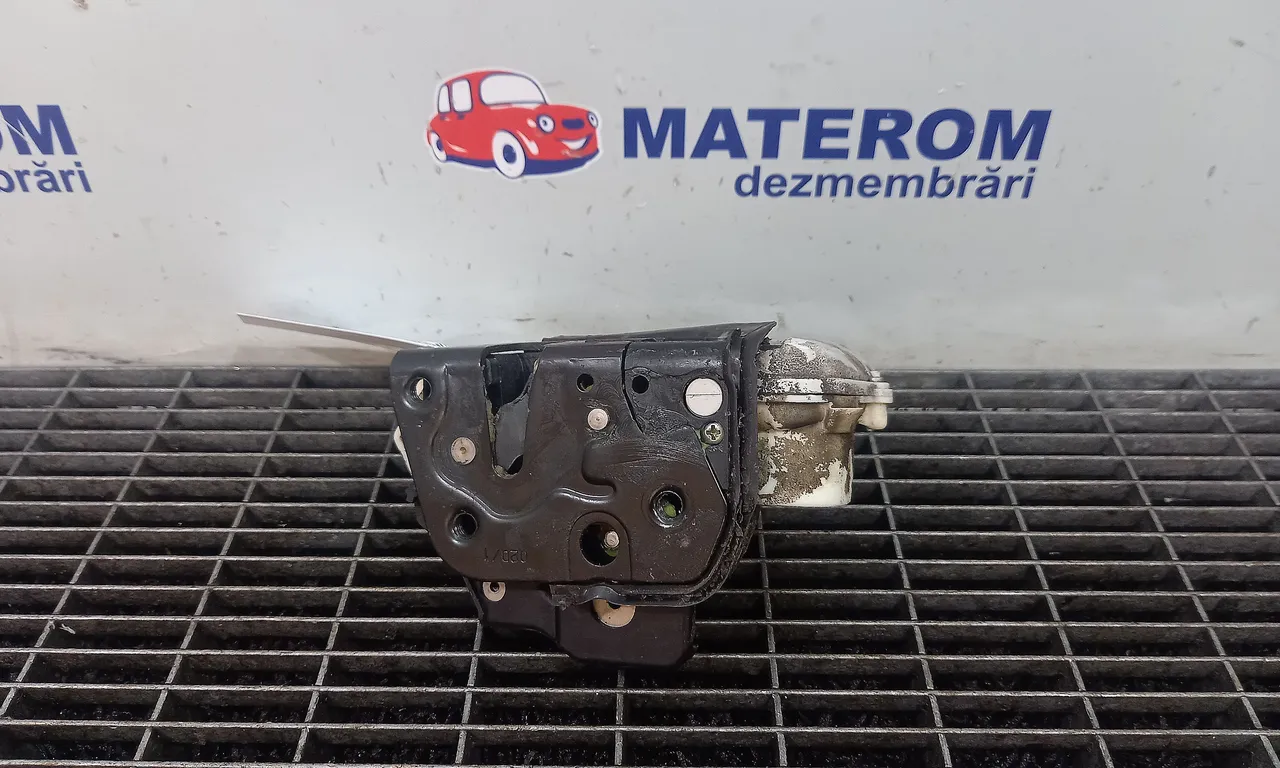 INCUIETOARE USA FATA DREAPTA SEAT EXEO 2008-2013