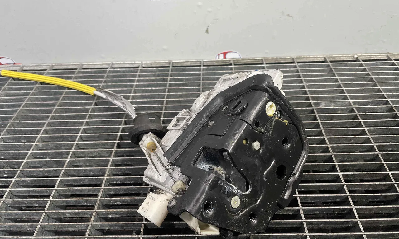 INCUIETOARE USA SPATE DREAPTA SEAT EXEO 2008-2013