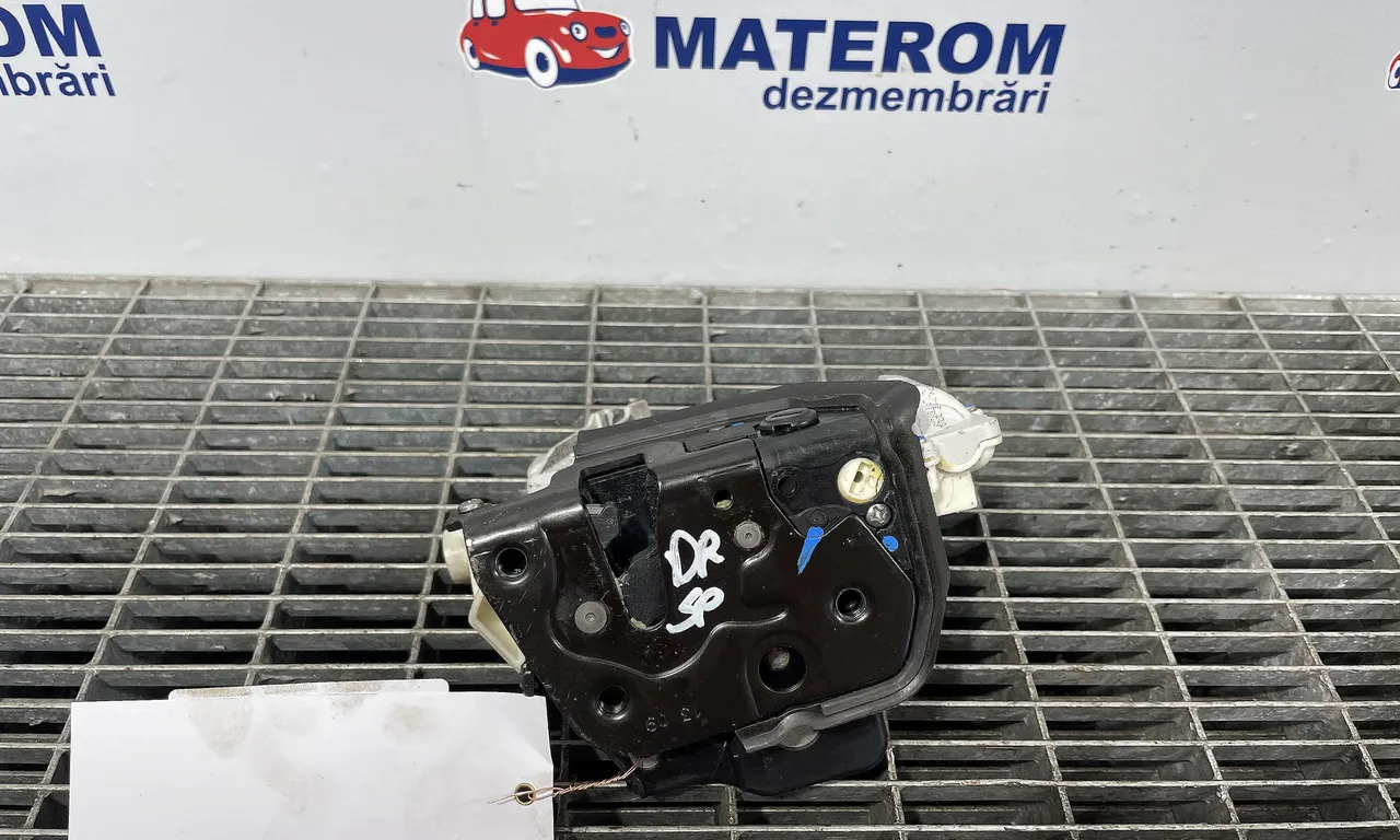 INCUIETOARE USA SPATE DREAPTA SEAT EXEO 2008-2013