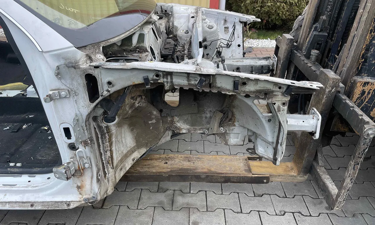 LONJERON DREAPTA SEAT EXEO 2008-2013