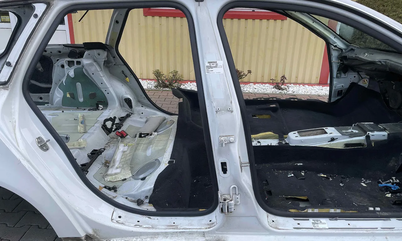 STALP MIJLOC DREAPTA SEAT EXEO 2008-2013