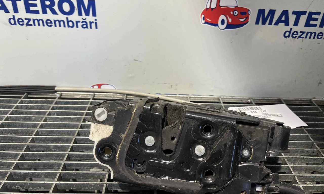 INCUIETOARE USA FATA STANGA SEAT IBIZA IV 2008-2017