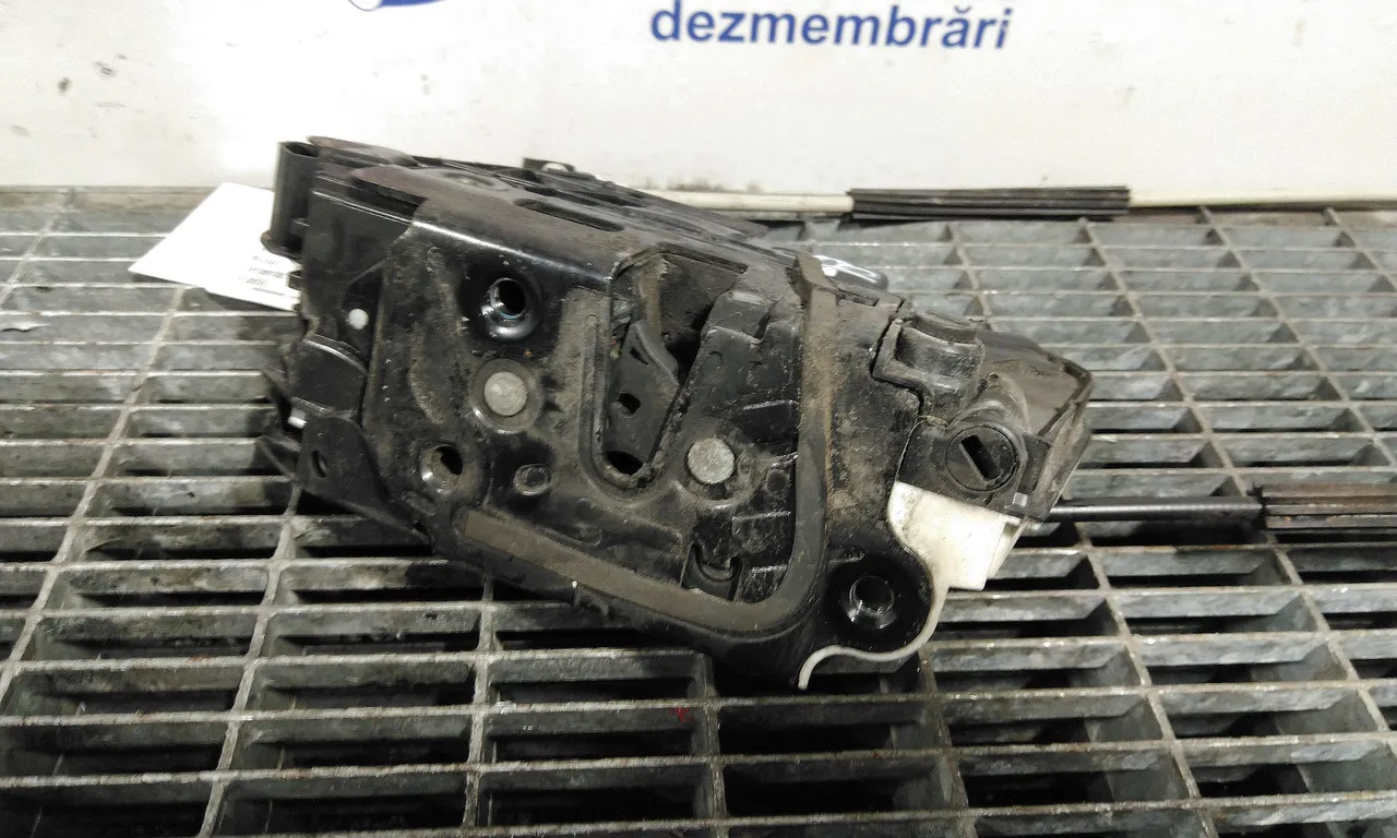 INCUIETOARE USA SPATE DREAPTA SEAT IBIZA IV 2008-2017